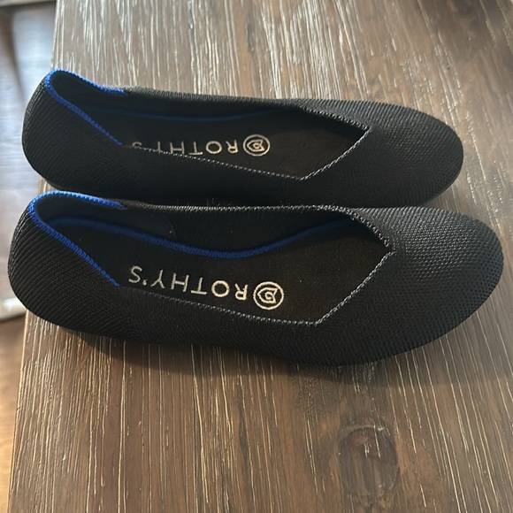 Black Rothy’s Flats - Picture 5 of 8